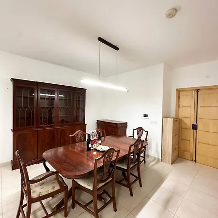 Large In Paceville Apartment