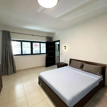 Large In Paceville Apartment